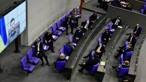 Zelenski le pide a Alemania derribar el nuevo "muro" en Europa