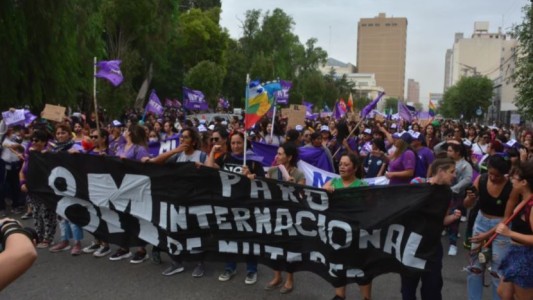 Abren sumario a un policía de Chubut que publicó frases alusivas al nazismo en Facebook