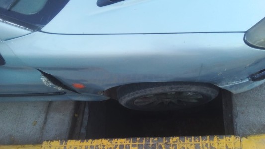 Ola de robo de tapas de boca de tormenta en Neuquén capital