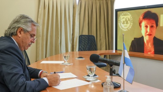 Fernández se reunió con Georgieva y remarcó el "firme y decidido compromiso" de cumplir el acuerdo