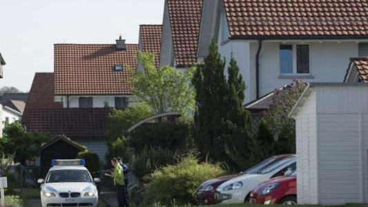 Horror y misterio: cuatro personas de una misma familia saltaron de un balcón y murieron