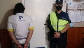 Violó la restricción perimetral contra su ex pareja y la mató a puñaladas