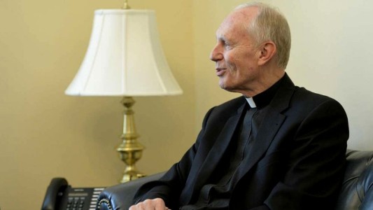 Exobispo admite en EEUU que encubrió abusos sexuales a menores durante 25 años