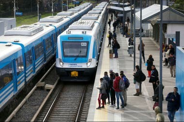 La Fraternidad levantó el paro de trenes luego de una reunión en Transporte