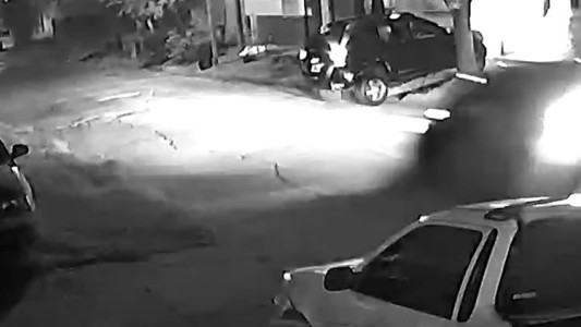 Balacera en Morón: policía se tiroteó con ladrones que quisieron robarle la camioneta - #REC