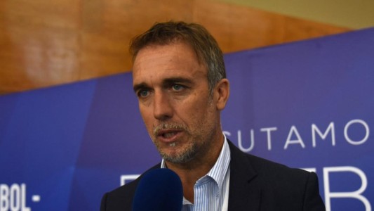 Por una deuda millonaria con la AFIP, embargaron a Gabriel Batistuta