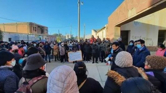Toman una escuela en reclamo por falta de docentes e insumos