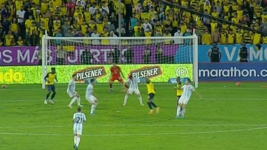 "Me da impotencia": Tagliafico se refirió al polémico penal que cobró el árbitro a instancias del VAR