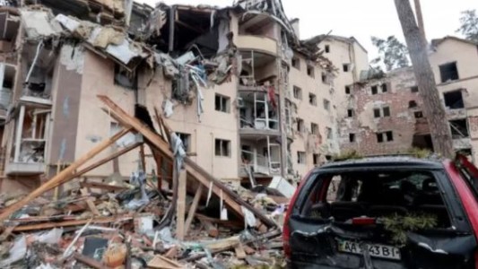 Rusia continúa con los bombardeos en Ucrania pese a haber anunciado una reducción de sus ataques