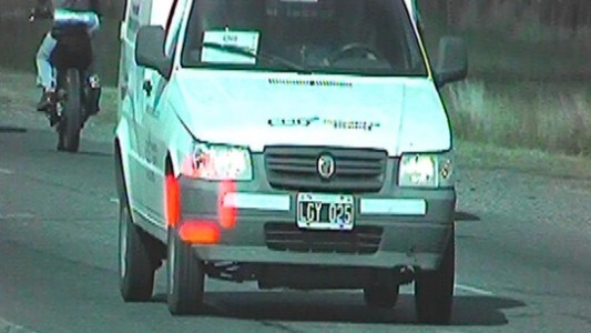 Investigación: identificaron la camioneta que trasladó los afiches contra de Cristina Kirchner