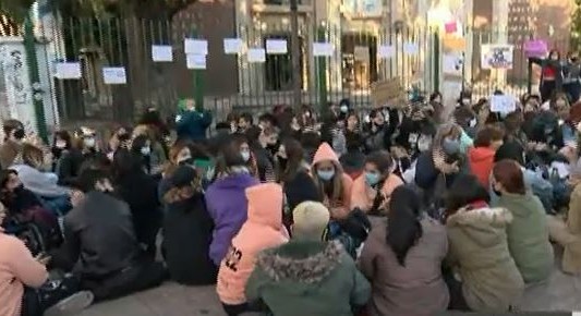 Denuncian abuso en un colegio de Adrogué