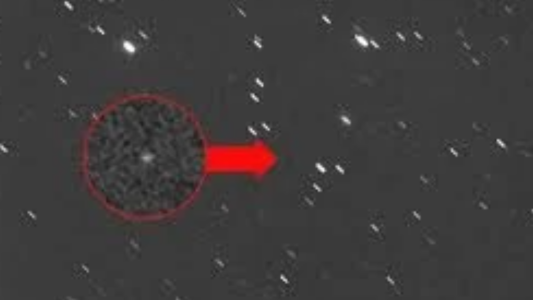 Un asteroide viaja a 12.832 kilómetros por segundo y pasará muy cerca de la Tierra