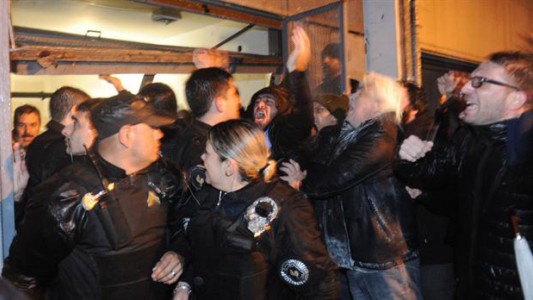 Macri condenó el ataque en Tiempo Argentino pero también la "usurpación"