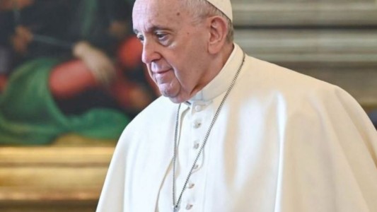 El papa Francisco reveló que visitar Ucrania es "una posibilidad que está sobre la mesa"