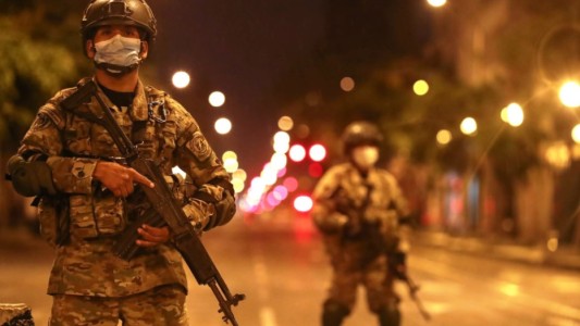 Gobierno peruano impone toque de queda el martes en Lima tras bloqueos de rutas