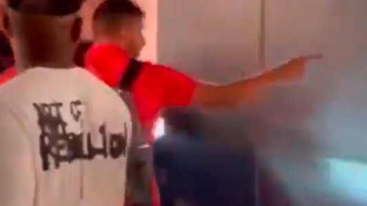 Calleri se disculpó con el hincha al que le quitó violentamente el celular