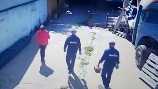 Lomas de Zamora: dos falsos gasistas engañaron a una mujer y entraron a robar a su casa