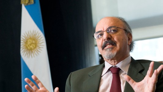 Imputan a Tomada por entrega de $17 millones en planes a Racing Club