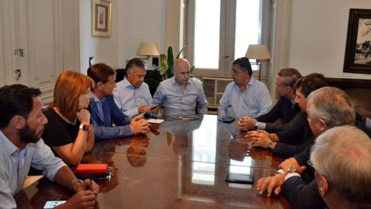 Duras críticas de la oposición al Gobierno tras el anuncio de la inflación de marzo