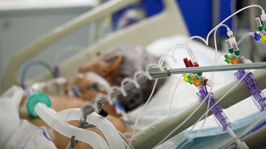 Le desconectó el oxígeno a su esposa y la asesinó: "Me lo pidió el diablo"