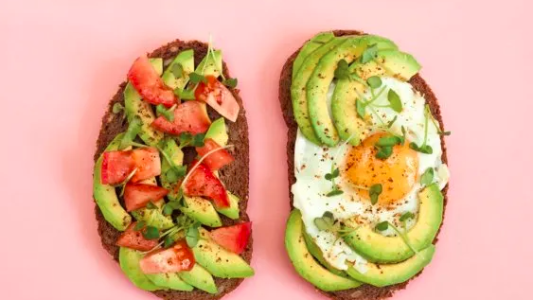 Pidió una tostada con palta como la de la publicidad pero el resultado fue inesperado: "Así te roban en Palermo"