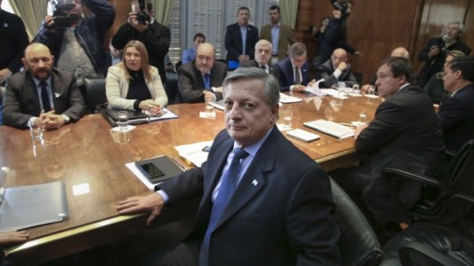 Gobernadores y especialistas respaldan el tarifazo, a horas del fallo de la Corte