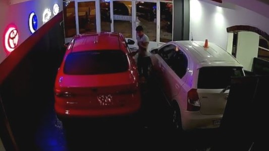 La Pampa: entró borracho a una concesionaria, robó un auto y lo chocó a las pocas cuadras