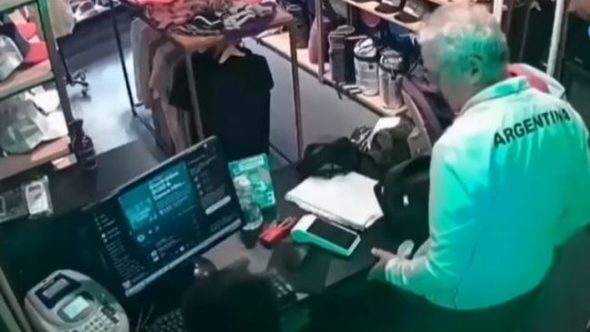 Le roban al padre de tenista Diego "Peque" Schwartzman en su local de Palermo y hay un detenido