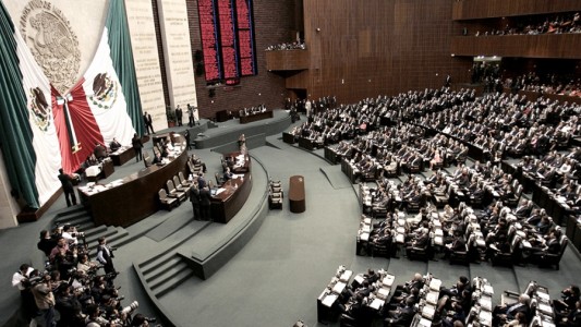 Diputados de México rechazó reforma eléctrica del gobierno, pero aprobó nacionalización del litio