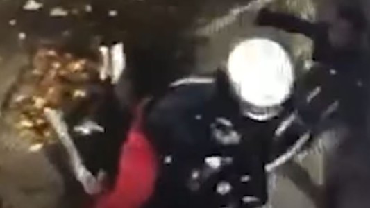 Motochorro atacó a una mujer y ella se defendió a muletazos - #REC