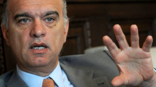 Juez pidió información a Panamá y Suiza por la denuncia contra el intendente de Lanús