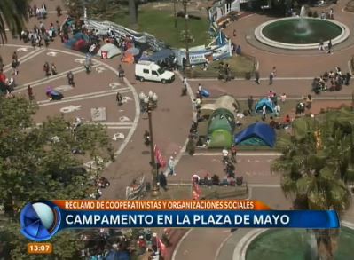 Acampe en la Plaza de Mayo contra "los tarifazos y el ajuste"
