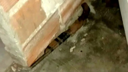 Tras discutir con su pareja, le disparó con una escopeta a ella y a su hijo de 6 años