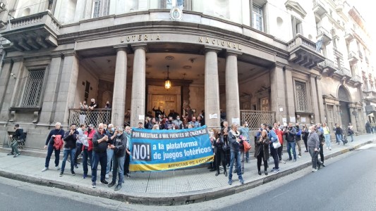 Marcha de agencieros de lotería contra nueva plataforma de juegos online: "Se olvidan de los ludópatas"