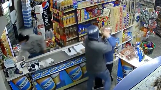"Dame todo o te apuñalo": el brutal asalto a una almacenera de Olavarría - #REC