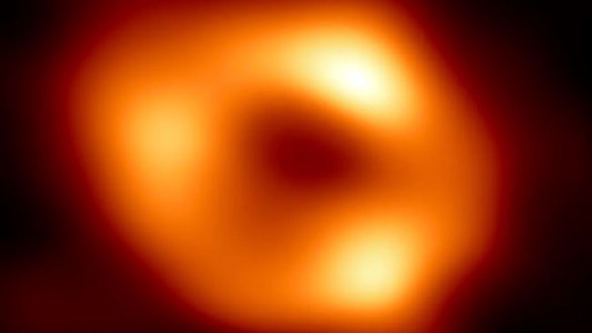 Logran por primera vez imágenes del agujero negro que está en el centro de nuestra galaxia