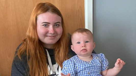 Pensó que sufría de constipación y dio a luz en su cuarto: "No sabía que estaba embarazada"