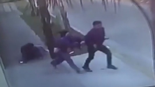 Intentó un robo "piraña" a dos chicas y ellas le dieron una paliza