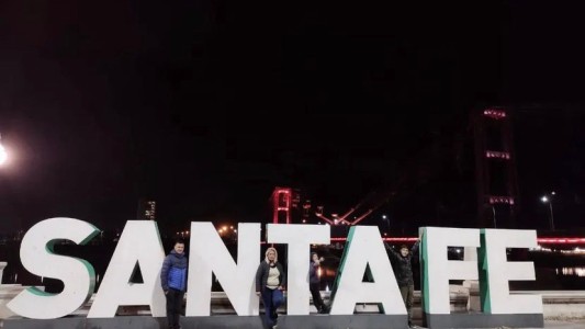 Dejan todo: están de visita en Santa Fe y preparan su motorhome para llegar a Alaska