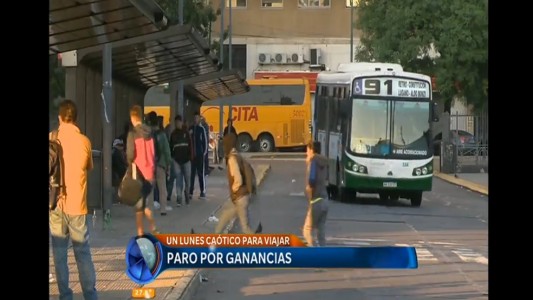 Reanudan el funcionamiento del transporte tras el paro