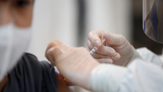 La vacuna contra el coronavirus de Pfizer es "segura y efectiva" en niños de entre seis meses y cinco años