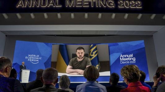 Desde el foro de Davos, Zelenski pidió "verdaderas sanciones" contra Rusia