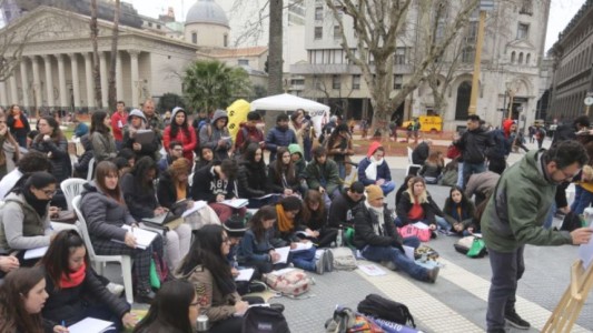 Argentina: uno de cada cuatro jóvenes no estudia ni trabaja