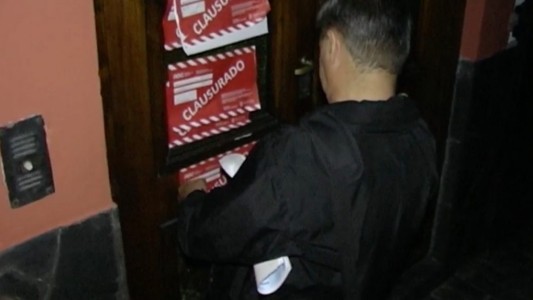 Clausuraron un sauna que ofrecía servicios sexuales en Villa Urquiza y detuvieron a su encargada