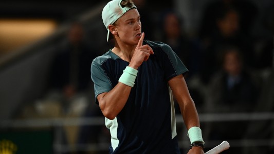 Roland Garros: un tenista se enfureció con su mamá y la echó a los gritos en pleno partido