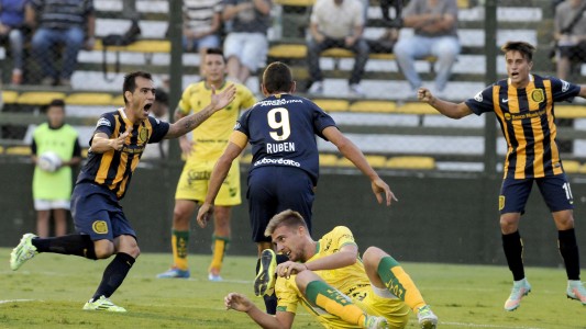 Defensa y Central empataron en un partidazo a puro gol