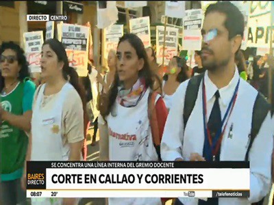 Corte y reclamos en Callao y Corrientes en el marco del paro de maestros
