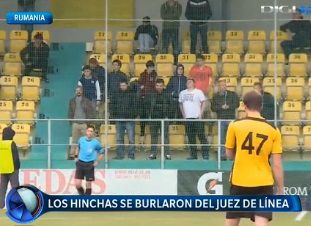 Rumania: se burlaron del juez de línea