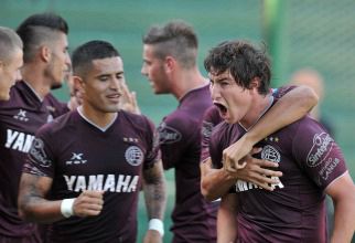 Lanús le ganó a Banfield y se quedó con el clásico del sur