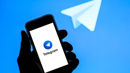 La conoció por Telegram, le pidió dinero prestado y luego la golpeó e intentó ahorcarla en Paraná